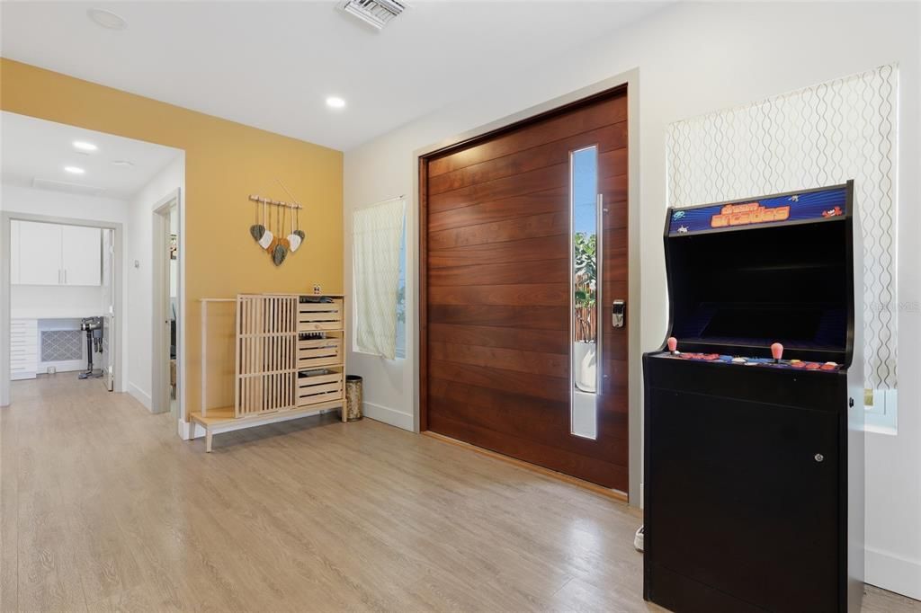 For Rent: $16,500 (6 beds, 4 baths, 3670 Square Feet)