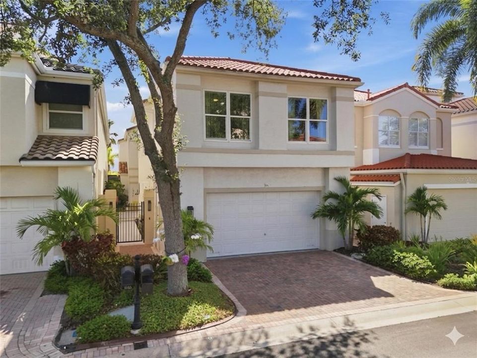 For Rent: $16,500 (6 beds, 4 baths, 3670 Square Feet)