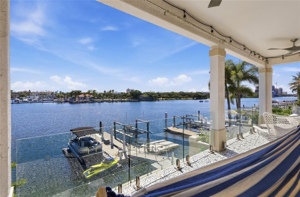 For Rent: $16,500 (6 beds, 4 baths, 3670 Square Feet)