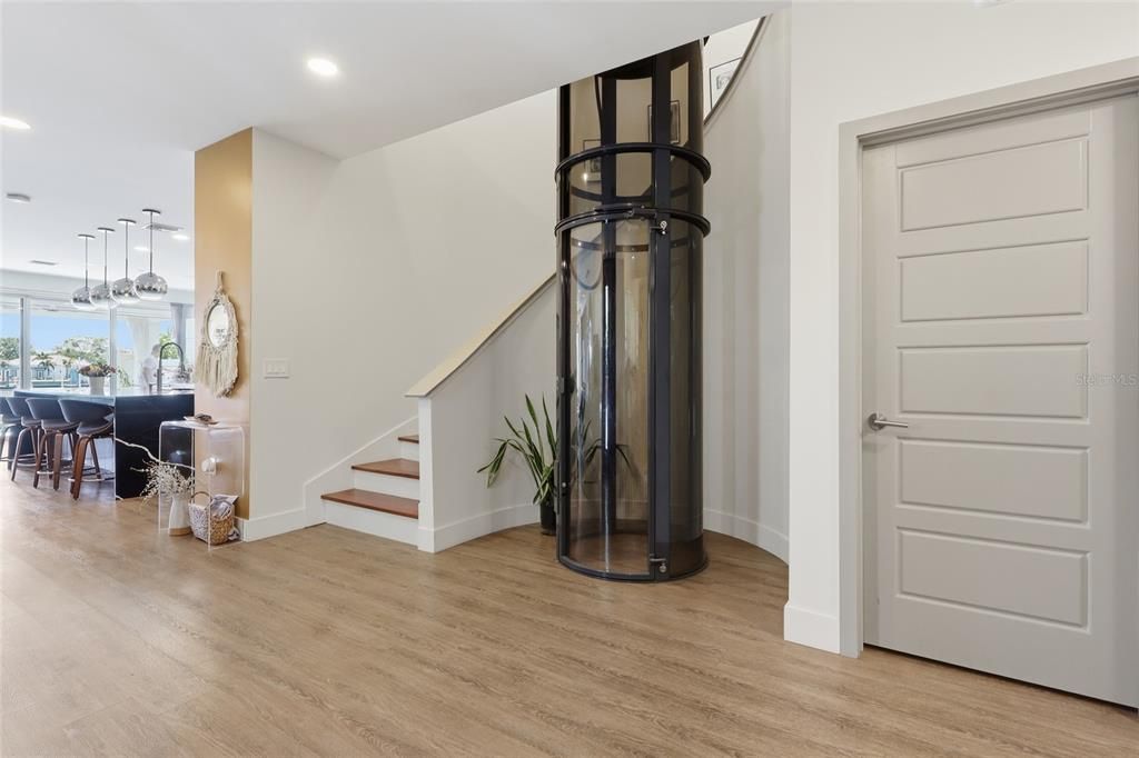 For Rent: $16,500 (6 beds, 4 baths, 3670 Square Feet)