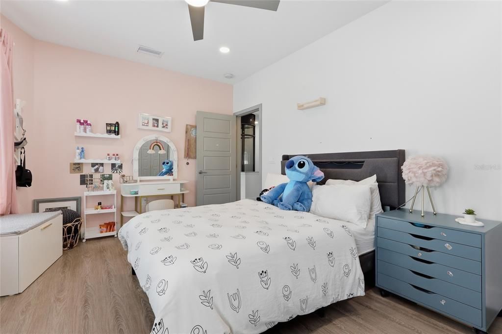 For Rent: $16,500 (6 beds, 4 baths, 3670 Square Feet)