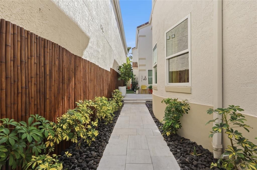 For Rent: $16,500 (6 beds, 4 baths, 3670 Square Feet)
