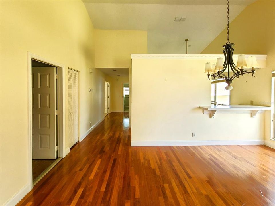 For Sale: $191,500 (2 beds, 2 baths, 1151 Square Feet)