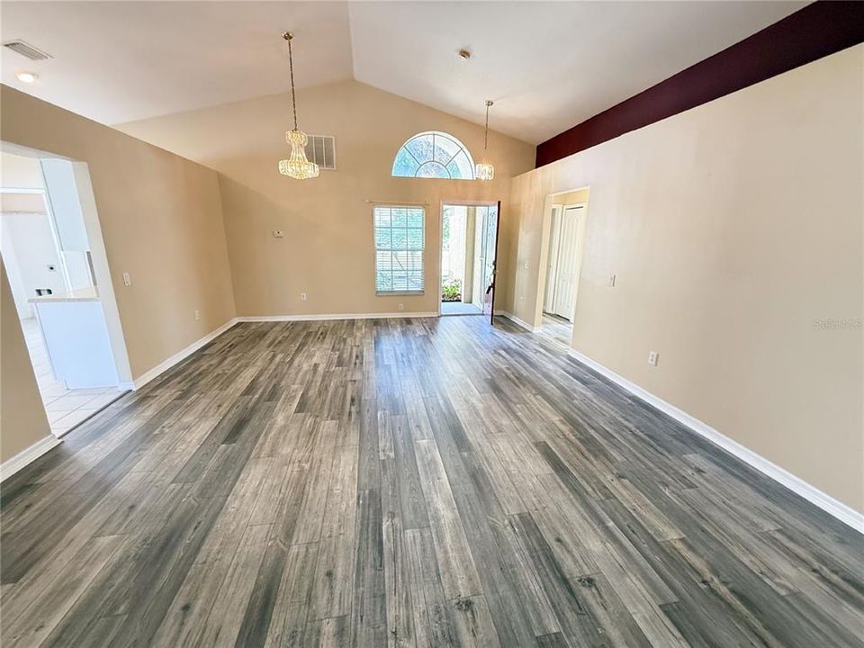 For Rent: $2,025 (3 beds, 2 baths, 1593 Square Feet)