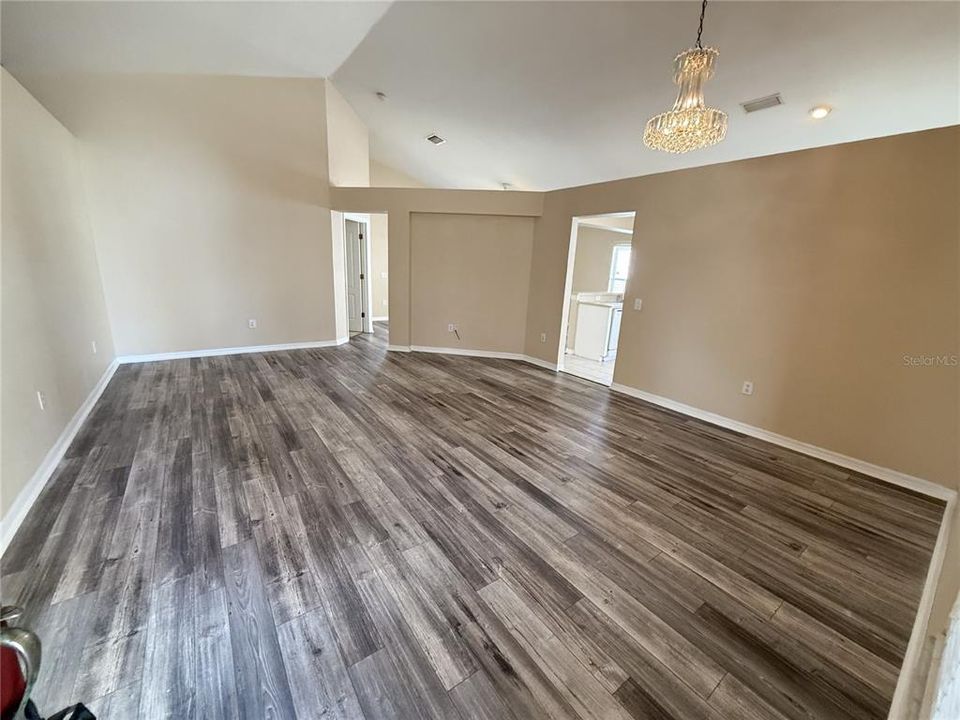 For Rent: $2,025 (3 beds, 2 baths, 1593 Square Feet)