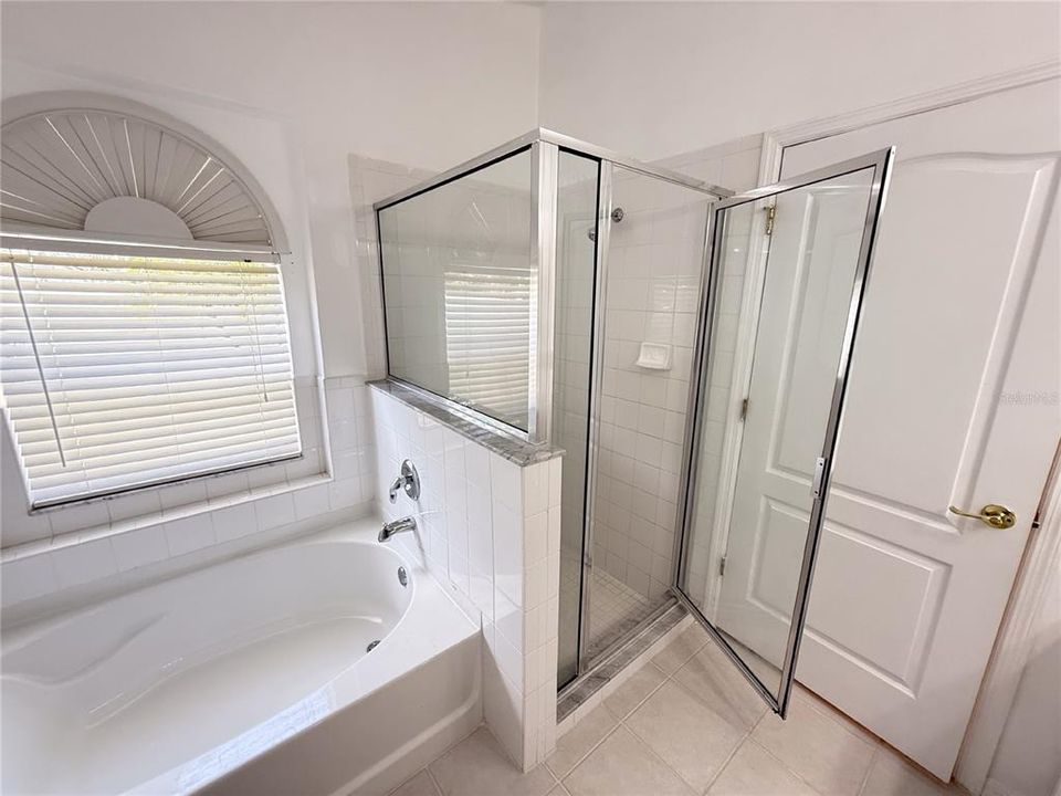 For Rent: $2,025 (3 beds, 2 baths, 1593 Square Feet)