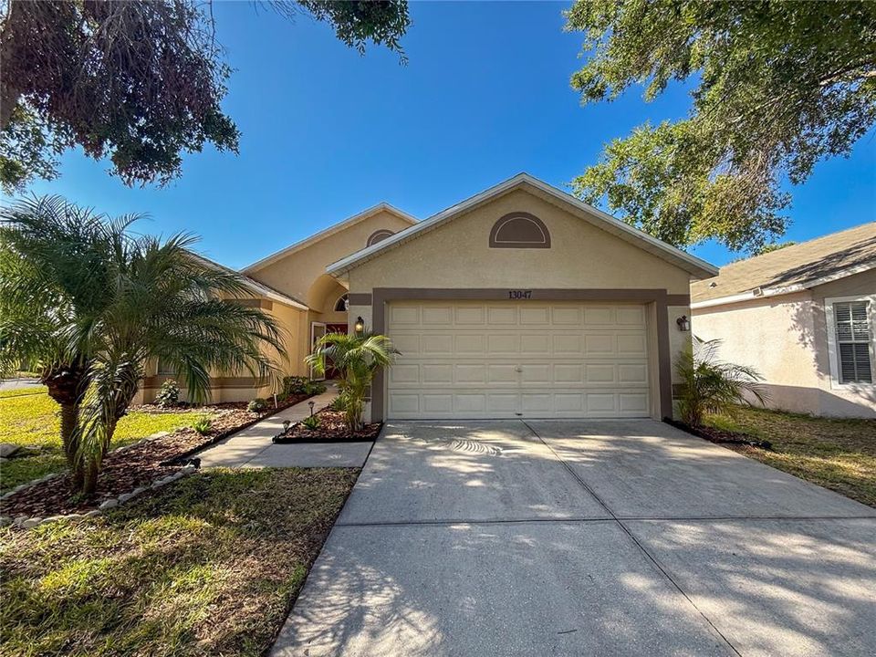 For Rent: $2,025 (3 beds, 2 baths, 1593 Square Feet)