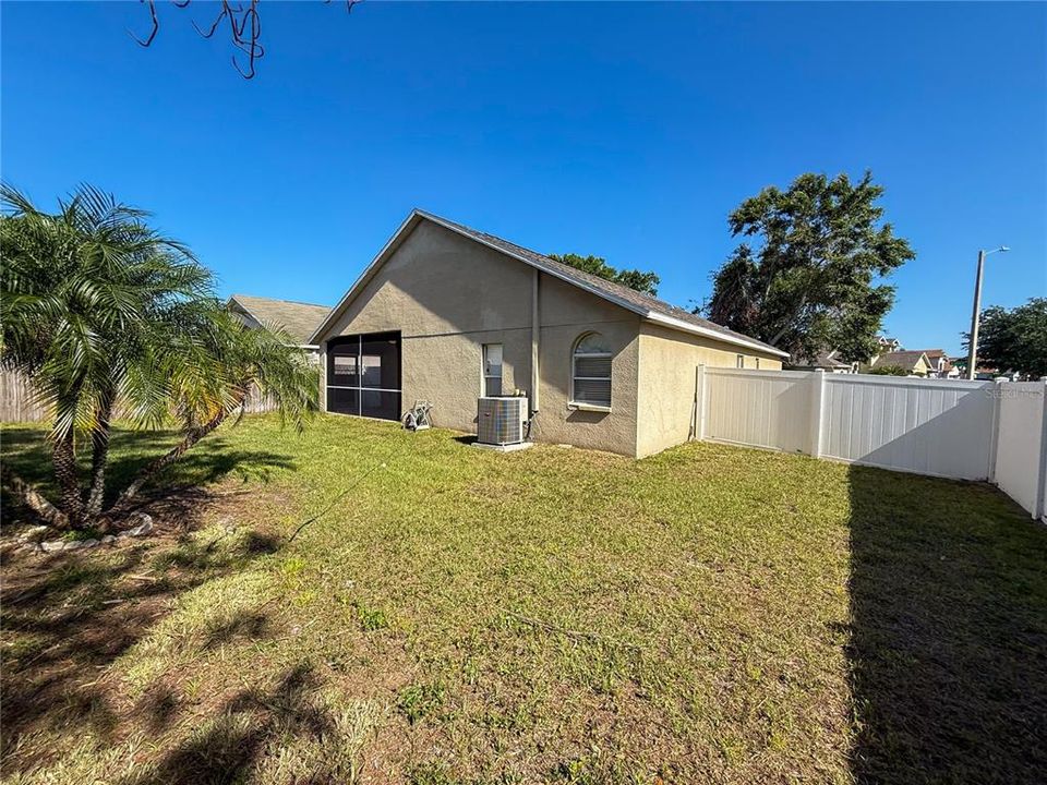 For Rent: $2,025 (3 beds, 2 baths, 1593 Square Feet)