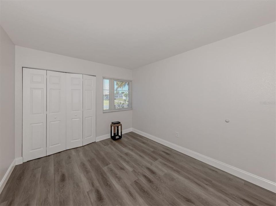 For Sale: $255,000 (2 beds, 2 baths, 912 Square Feet)