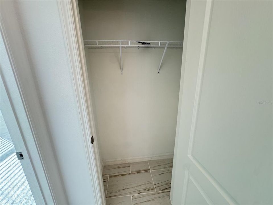 For Rent: $2,200 (4 beds, 2 baths, 1943 Square Feet)