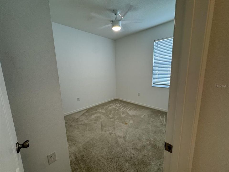 For Rent: $2,200 (4 beds, 2 baths, 1943 Square Feet)