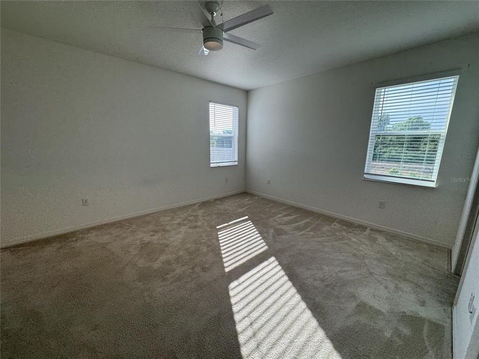 For Rent: $2,200 (4 beds, 2 baths, 1943 Square Feet)
