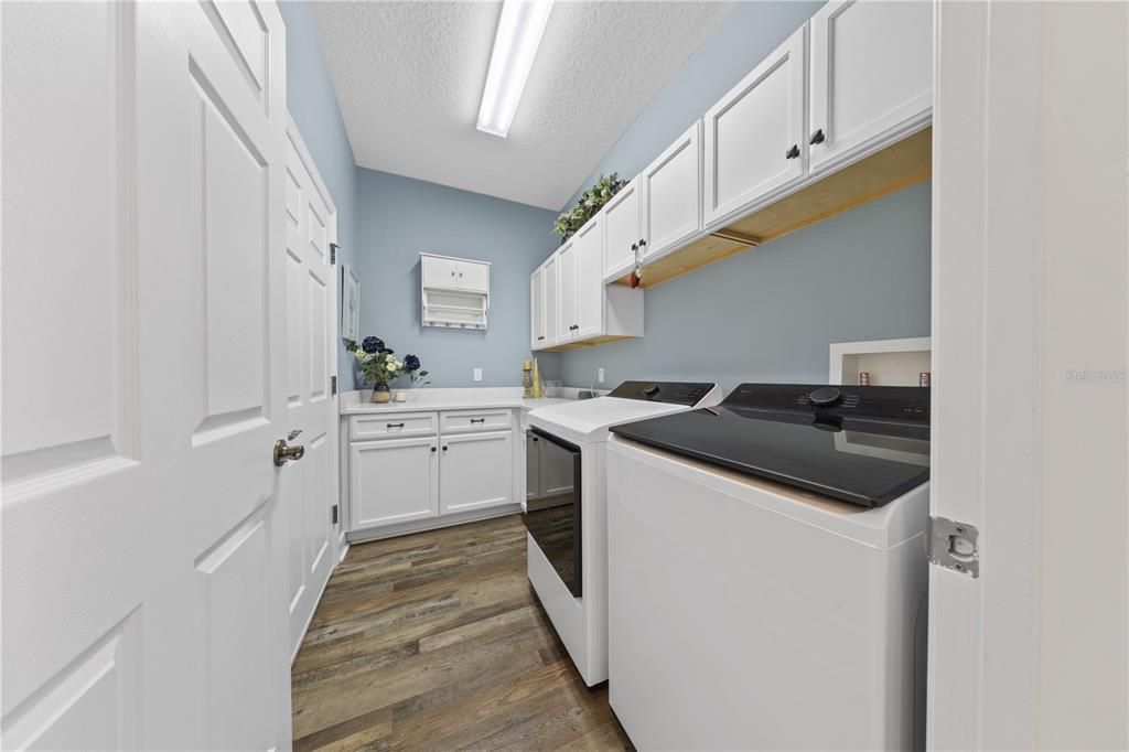 For Sale: $1,395,000 (4 beds, 4 baths, 2834 Square Feet)