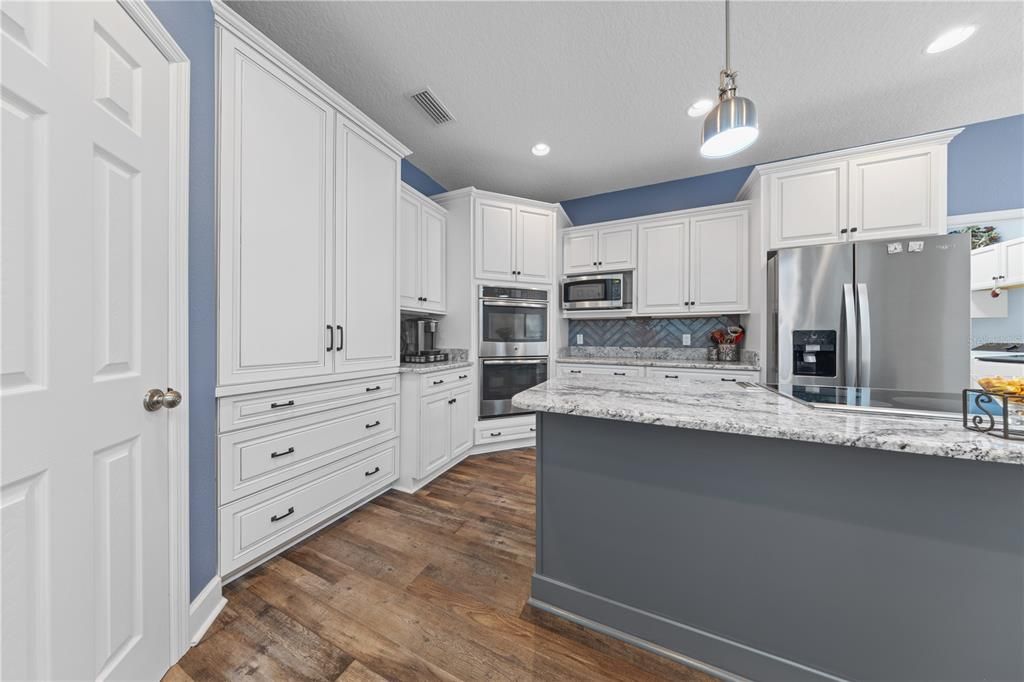 For Sale: $1,395,000 (4 beds, 4 baths, 2834 Square Feet)