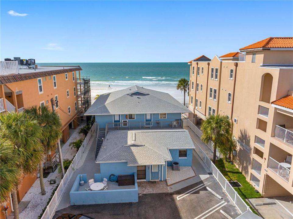 For Sale: $673,000 (2 beds, 1 baths, 725 Square Feet)
