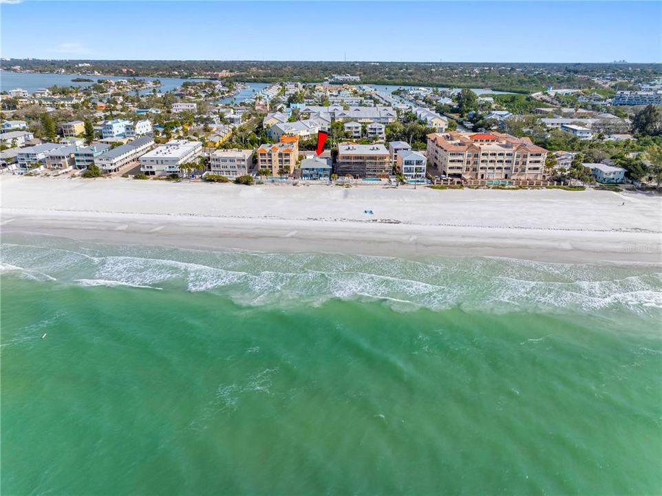 For Sale: $673,000 (2 beds, 1 baths, 725 Square Feet)