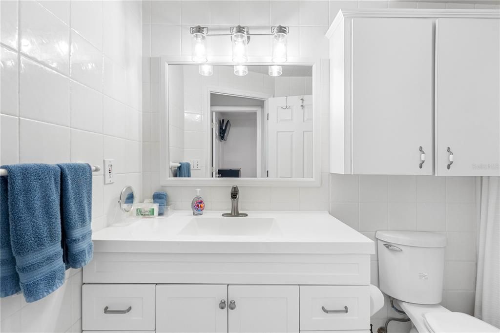 For Sale: $673,000 (2 beds, 1 baths, 725 Square Feet)