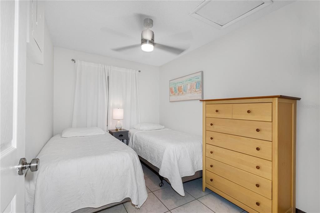 For Sale: $673,000 (2 beds, 1 baths, 725 Square Feet)