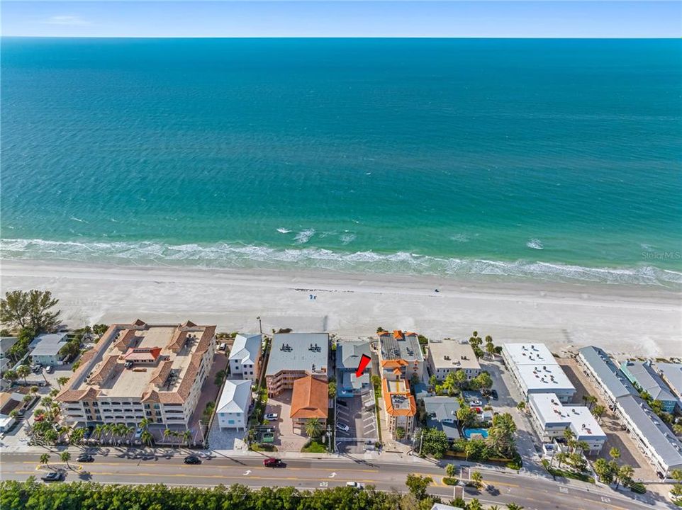 For Sale: $673,000 (2 beds, 1 baths, 725 Square Feet)