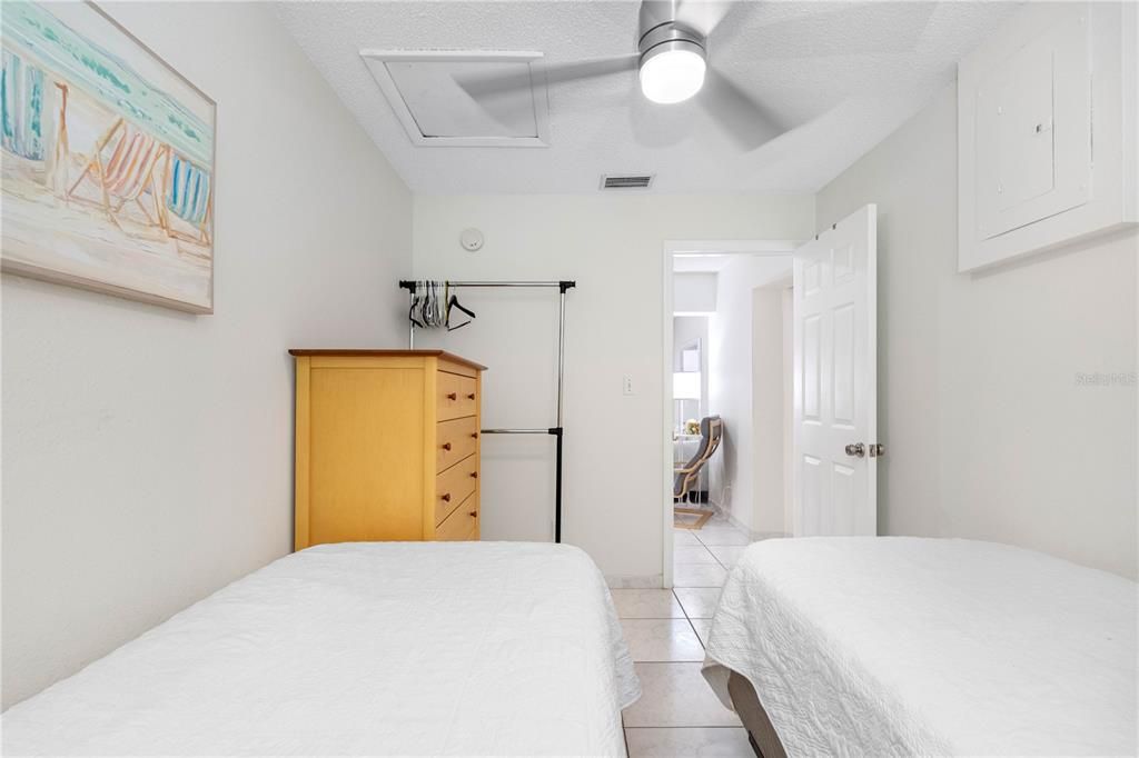 For Sale: $673,000 (2 beds, 1 baths, 725 Square Feet)