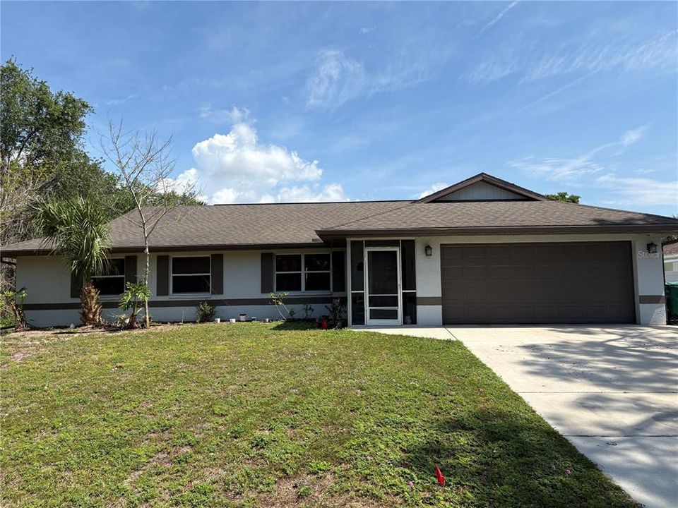 Active With Contract: $239,900 (3 beds, 2 baths, 1684 Square Feet)