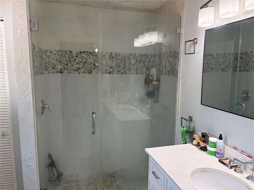 Active With Contract: $239,900 (3 beds, 2 baths, 1684 Square Feet)