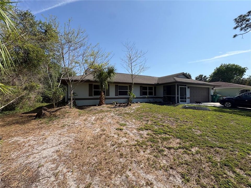 Active With Contract: $239,900 (3 beds, 2 baths, 1684 Square Feet)