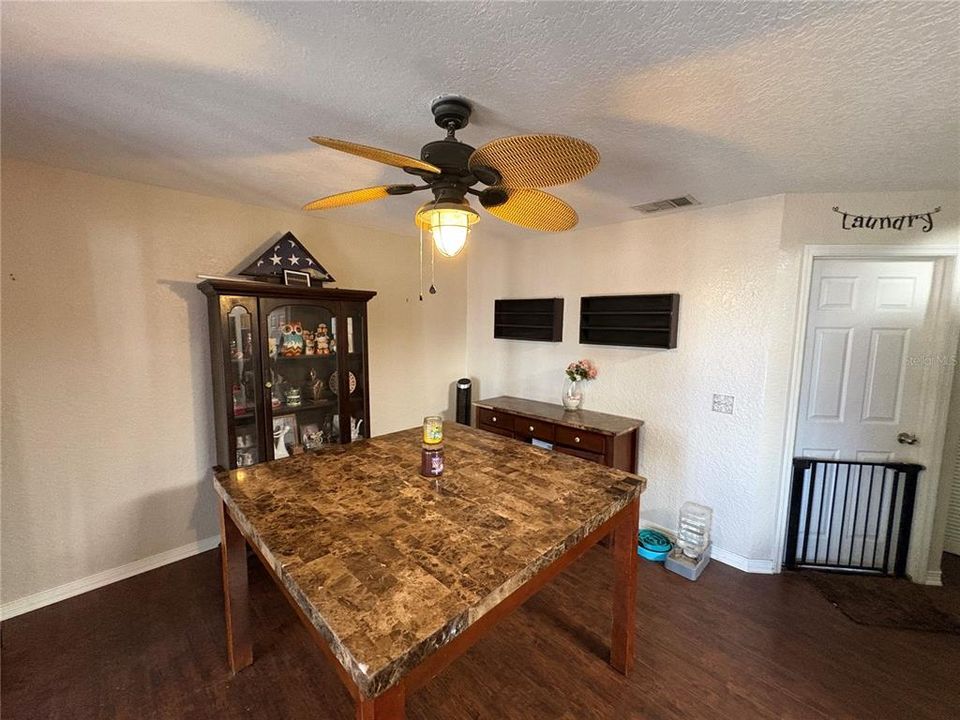 Active With Contract: $239,900 (3 beds, 2 baths, 1684 Square Feet)