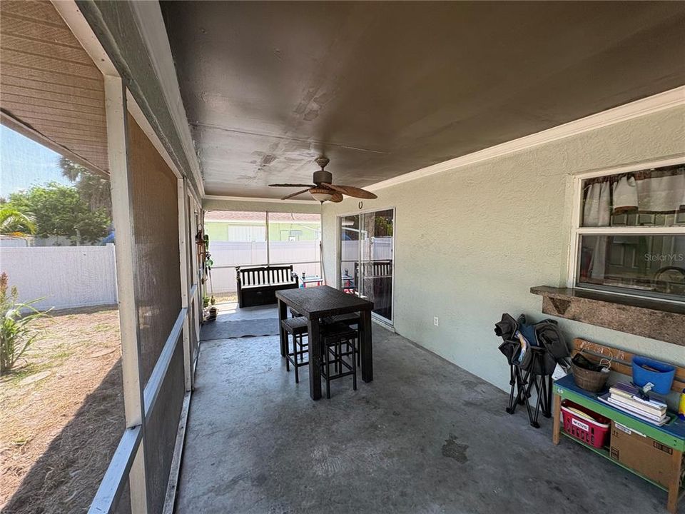 Active With Contract: $239,900 (3 beds, 2 baths, 1684 Square Feet)