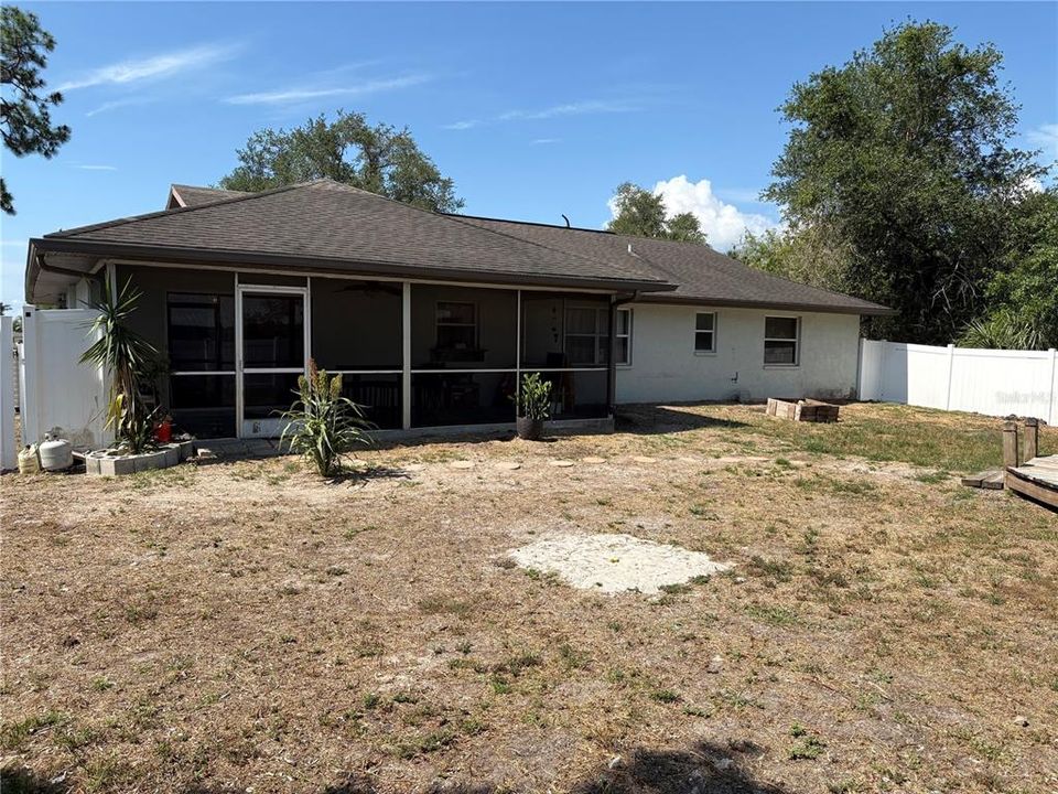 Active With Contract: $239,900 (3 beds, 2 baths, 1684 Square Feet)