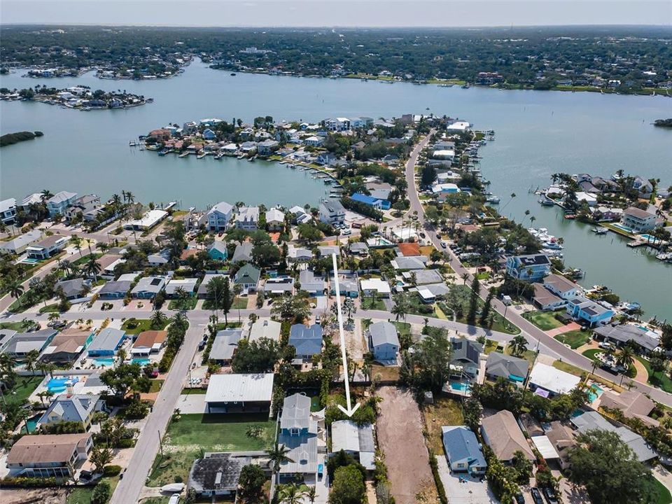 На продажу: $445,000 (2 спален, 2 ванн, 963 Квадратных фут)