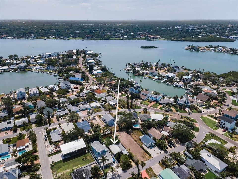 На продажу: $445,000 (2 спален, 2 ванн, 963 Квадратных фут)
