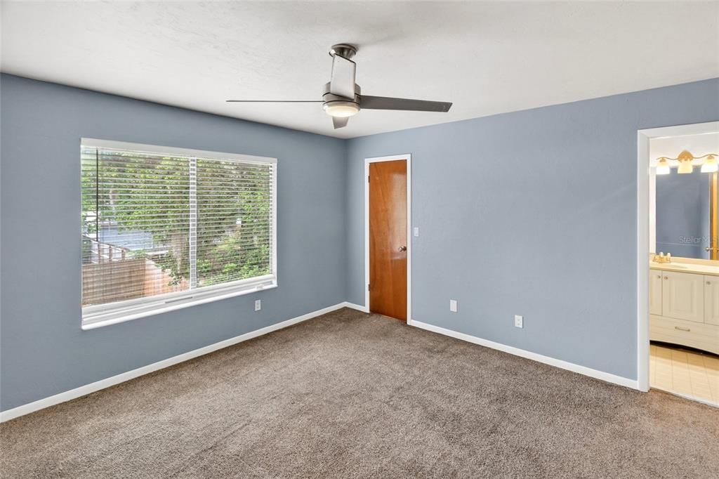 For Sale: $175,000 (2 beds, 2 baths, 1082 Square Feet)