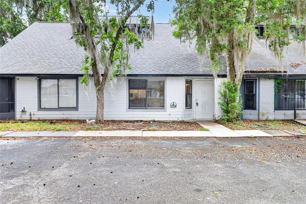For Sale: $175,000 (2 beds, 2 baths, 1082 Square Feet)