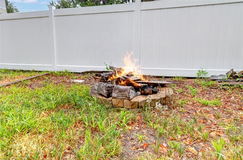 For Sale: $175,000 (2 beds, 2 baths, 1082 Square Feet)