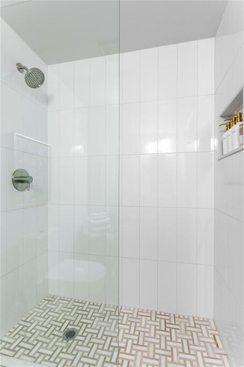 Activo con contrato: $818,000 (2 camas, 2 baños, 1401 Pies cuadrados)