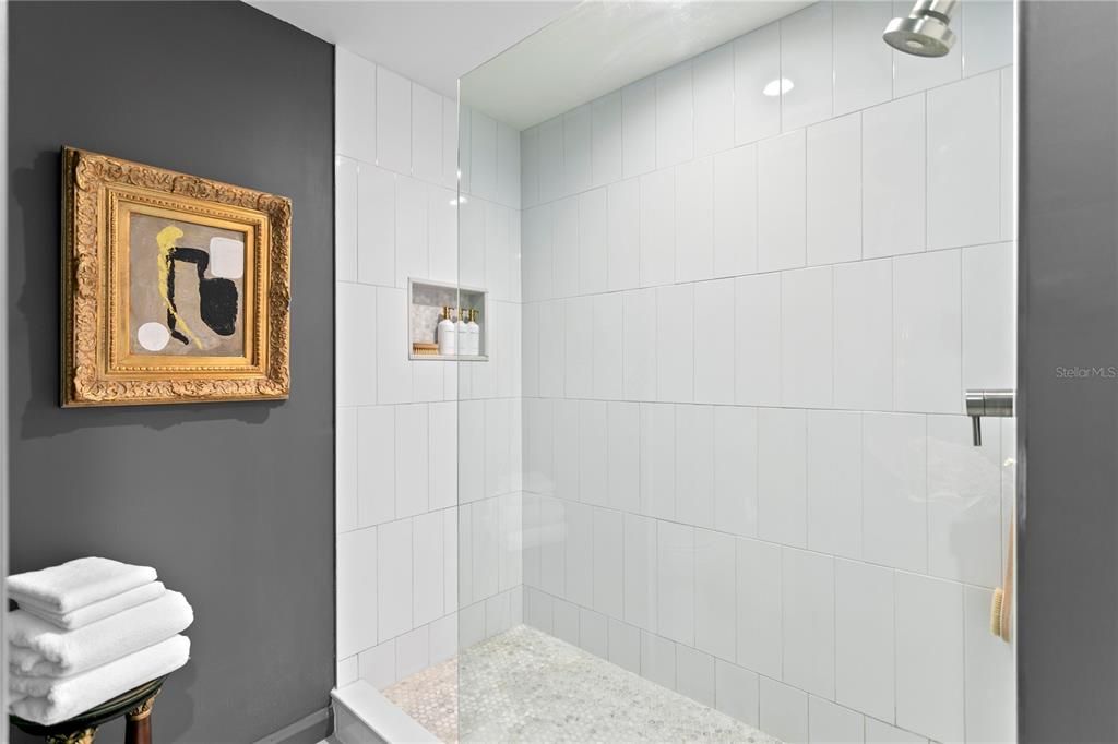 Activo con contrato: $818,000 (2 camas, 2 baños, 1401 Pies cuadrados)