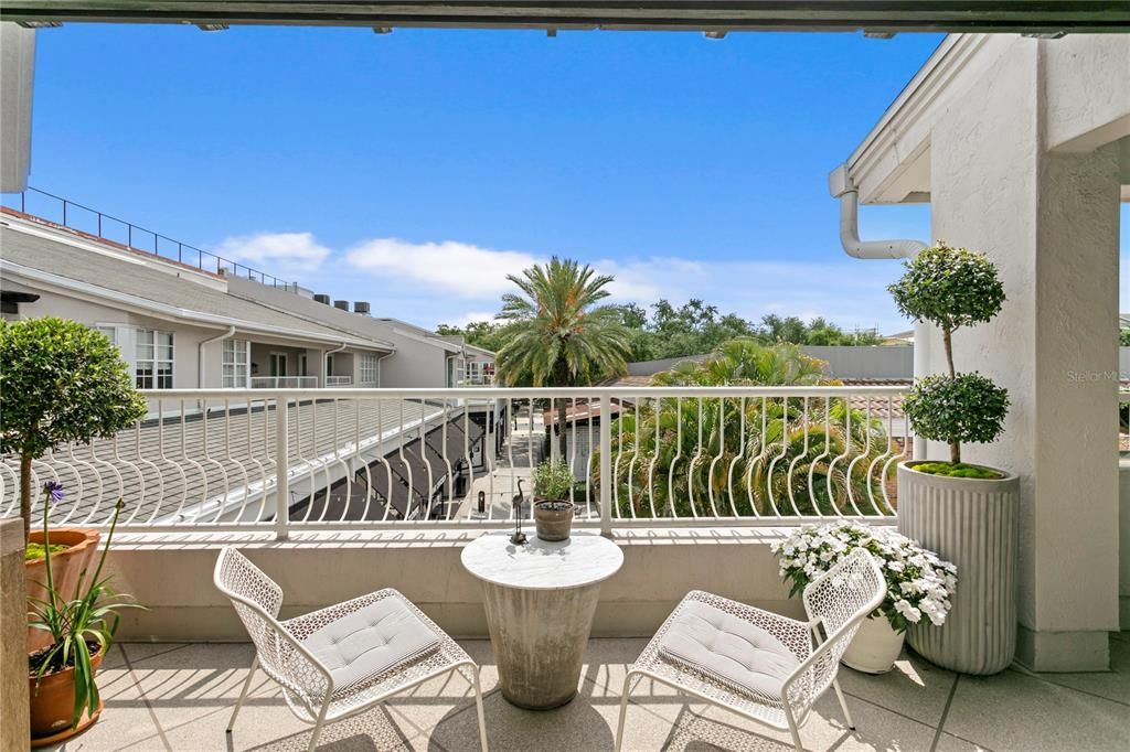 Activo con contrato: $818,000 (2 camas, 2 baños, 1401 Pies cuadrados)