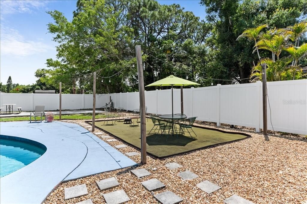 Active With Contract: $600,000 (4 beds, 3 baths, 2076 Square Feet)