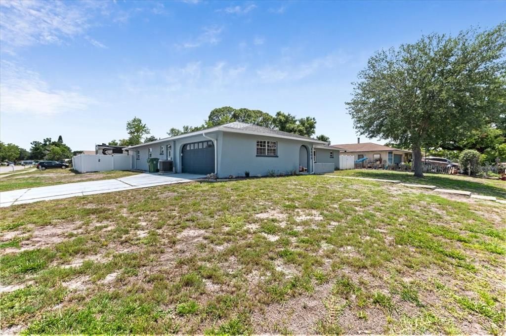 Active With Contract: $600,000 (4 beds, 3 baths, 2076 Square Feet)