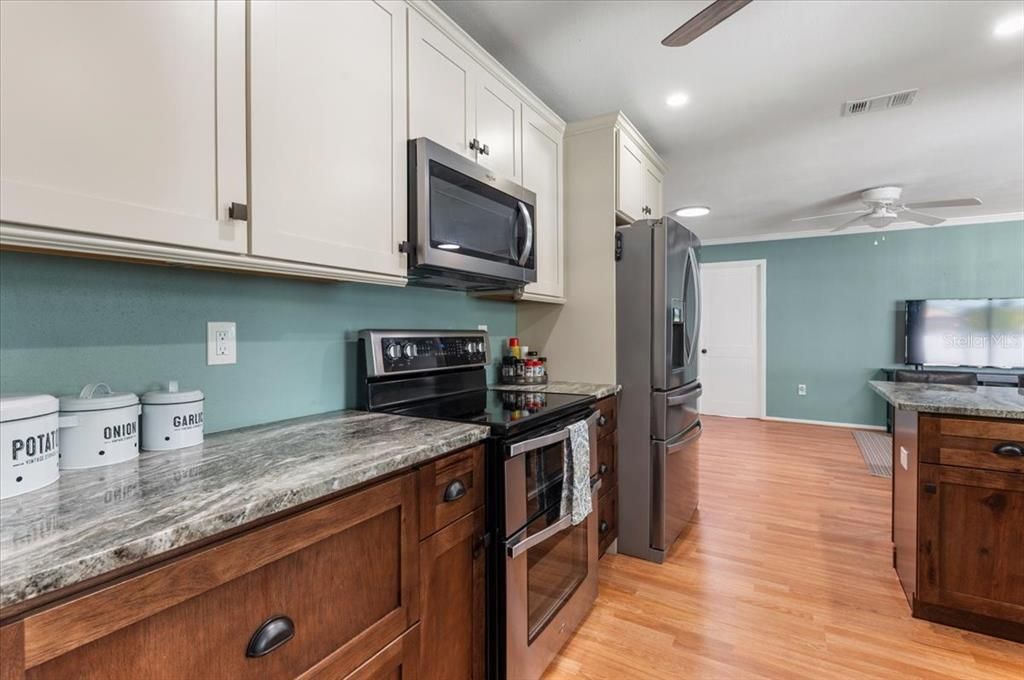 Active With Contract: $600,000 (4 beds, 3 baths, 2076 Square Feet)