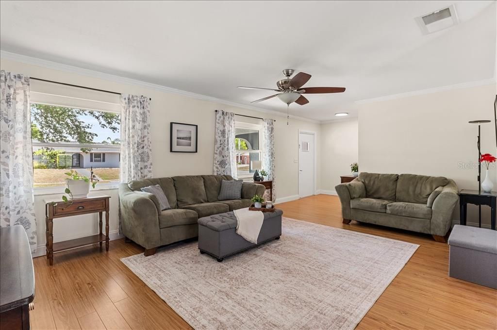 Active With Contract: $600,000 (4 beds, 3 baths, 2076 Square Feet)