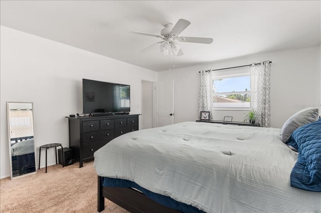 Active With Contract: $600,000 (4 beds, 3 baths, 2076 Square Feet)