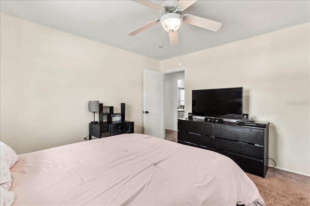 Active With Contract: $600,000 (4 beds, 3 baths, 2076 Square Feet)