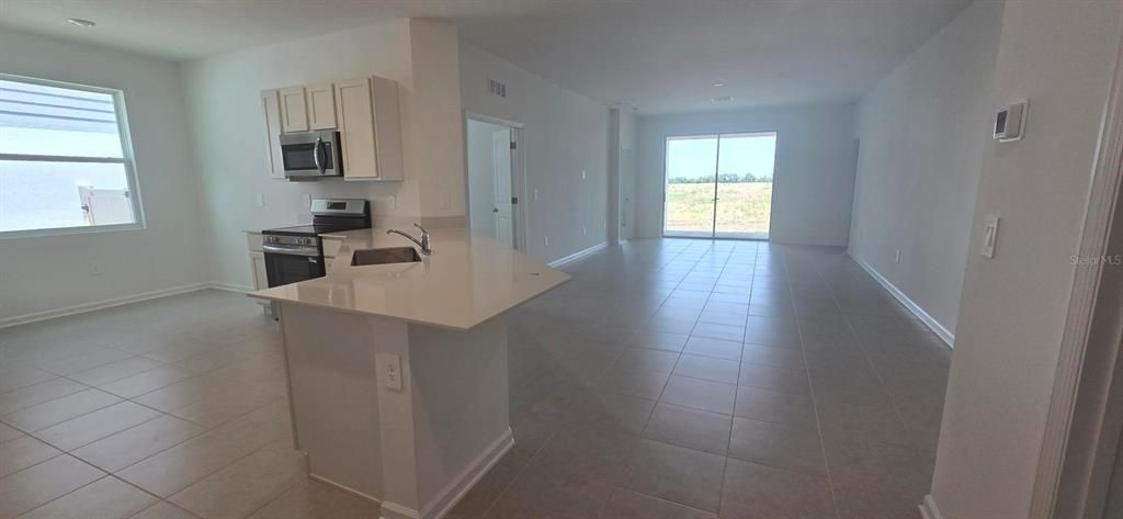 For Rent: $2,000 (3 beds, 2 baths, 2109 Square Feet)
