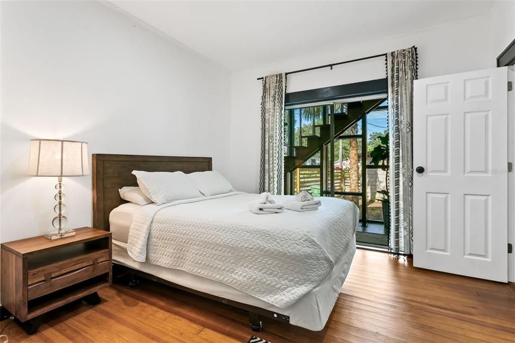 For Sale: $1,650,000 (7 beds, 3 baths, 3543 Square Feet)