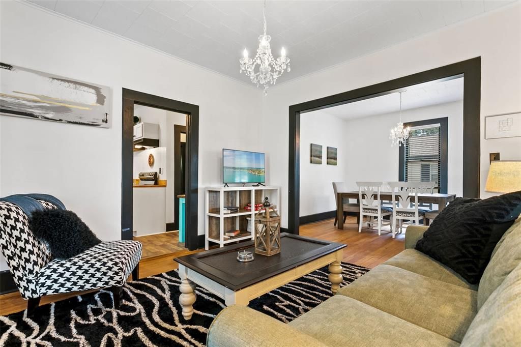 For Sale: $1,650,000 (7 beds, 3 baths, 3543 Square Feet)