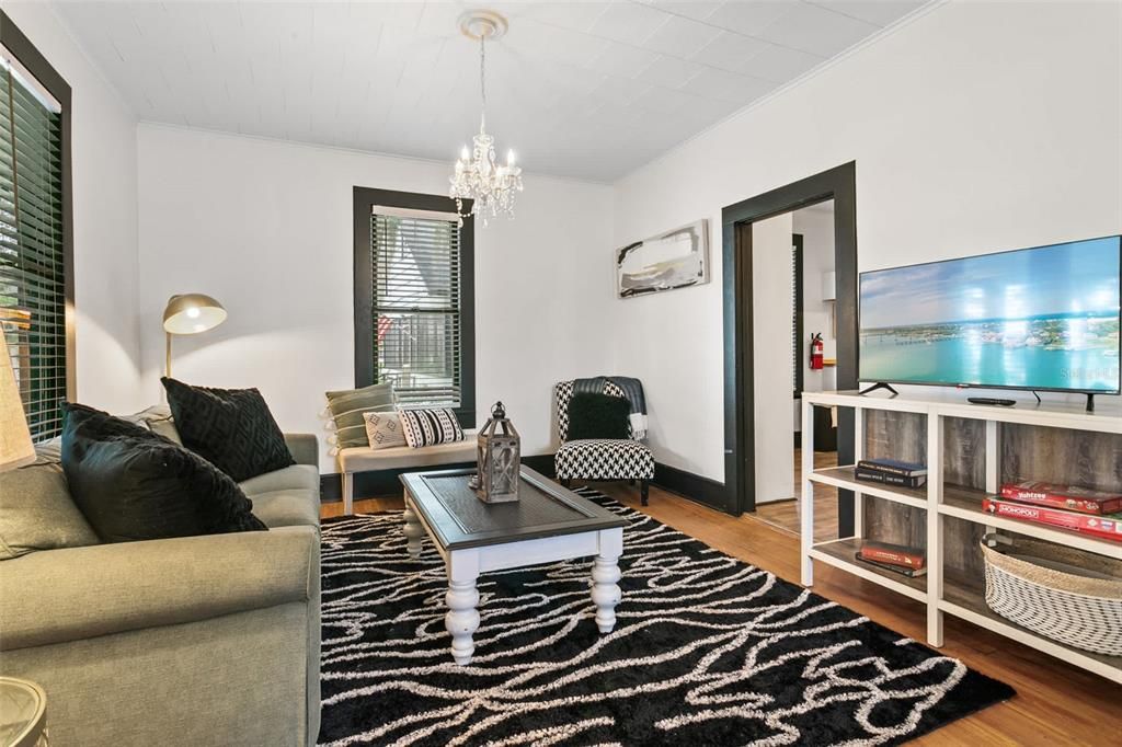 For Sale: $1,650,000 (7 beds, 3 baths, 3543 Square Feet)