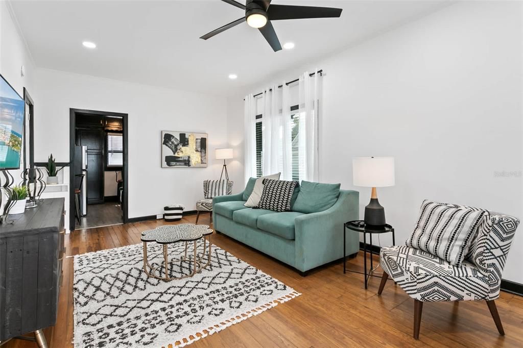 For Sale: $1,650,000 (7 beds, 3 baths, 3543 Square Feet)