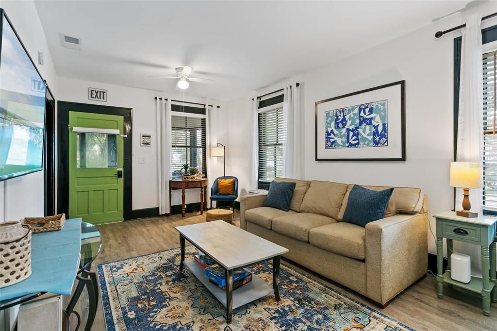 For Sale: $1,650,000 (7 beds, 3 baths, 3543 Square Feet)